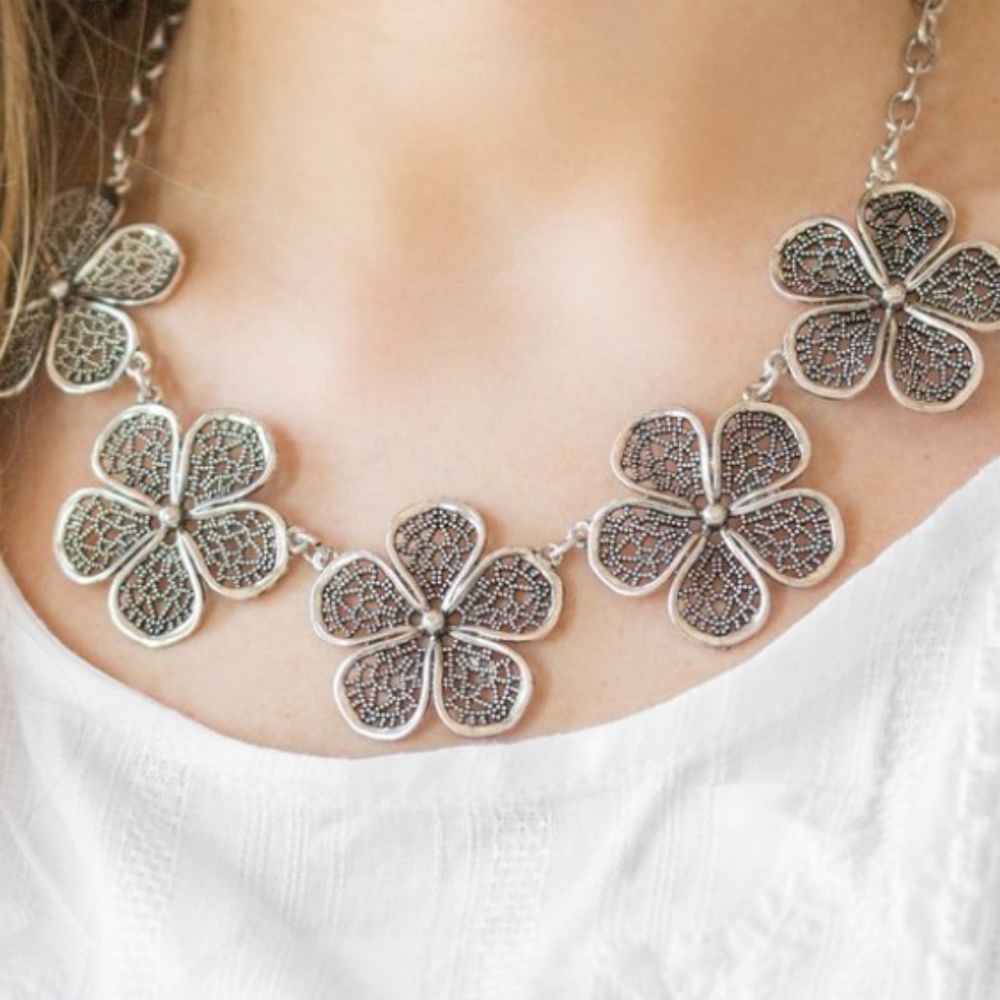 Daisy Neclace/Earrings